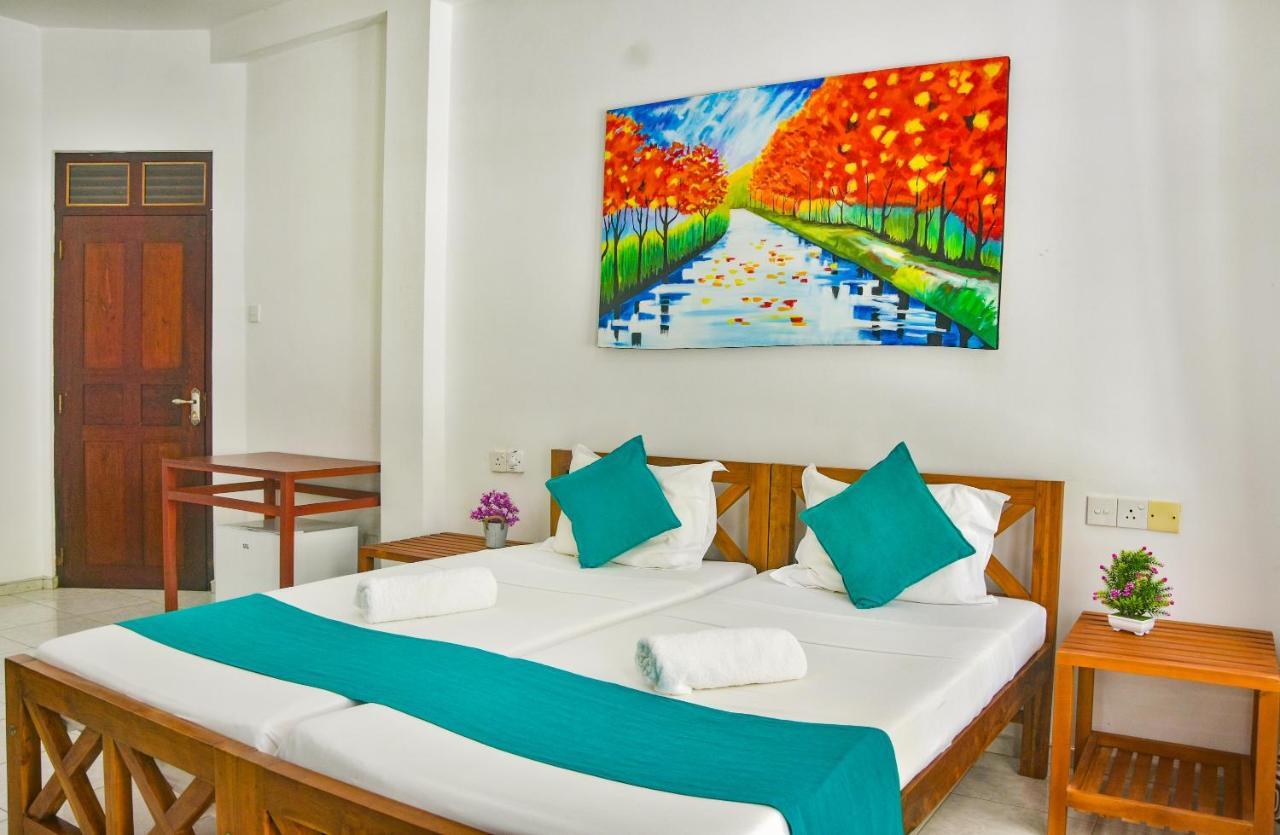 Di Sicuro Tourist Inn Hikkaduwa Dış mekan fotoğraf