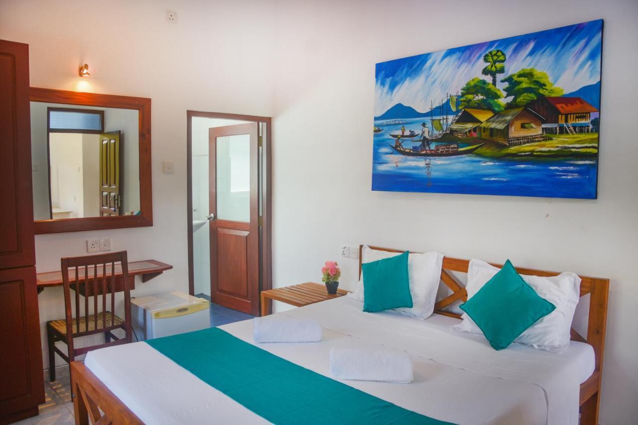 Di Sicuro Tourist Inn Hikkaduwa Dış mekan fotoğraf