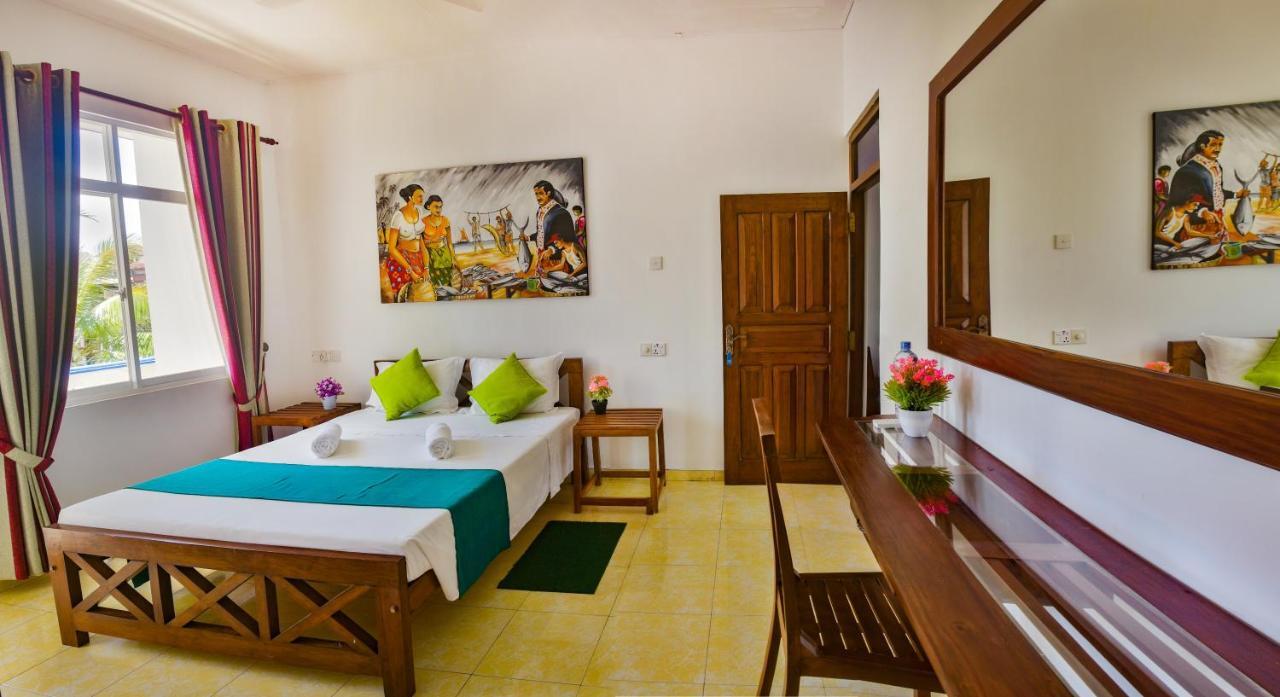 Di Sicuro Tourist Inn Hikkaduwa Dış mekan fotoğraf