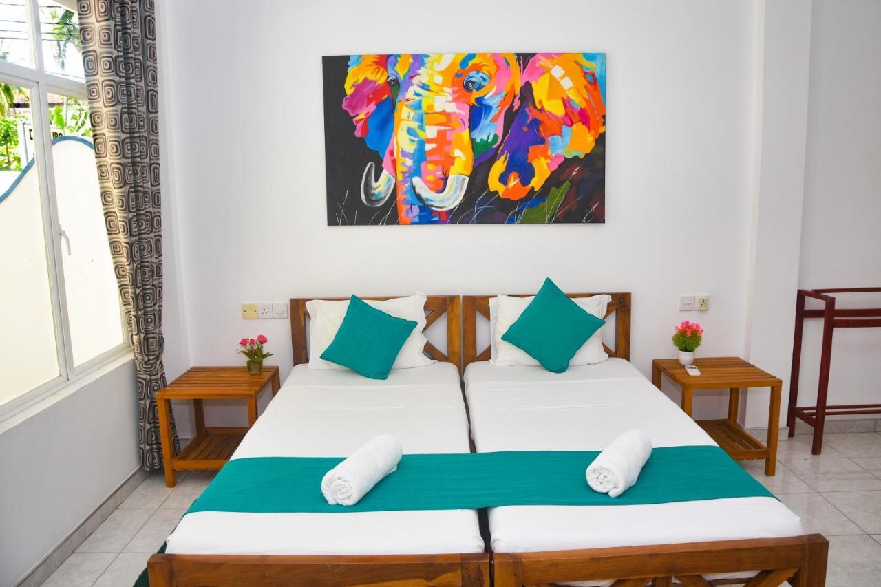Di Sicuro Tourist Inn Hikkaduwa Dış mekan fotoğraf
